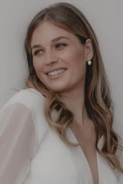 Ohrstecker mit ovalen Perlen – Penelope><noscript><img width=