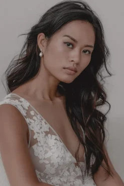 Ovale Kristallstecker mit Perlenanhängern – Joelle><noscript><img width=