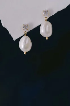 Ovale Kristallstecker mit Perlenanhängern – Joelle><noscript><img width=