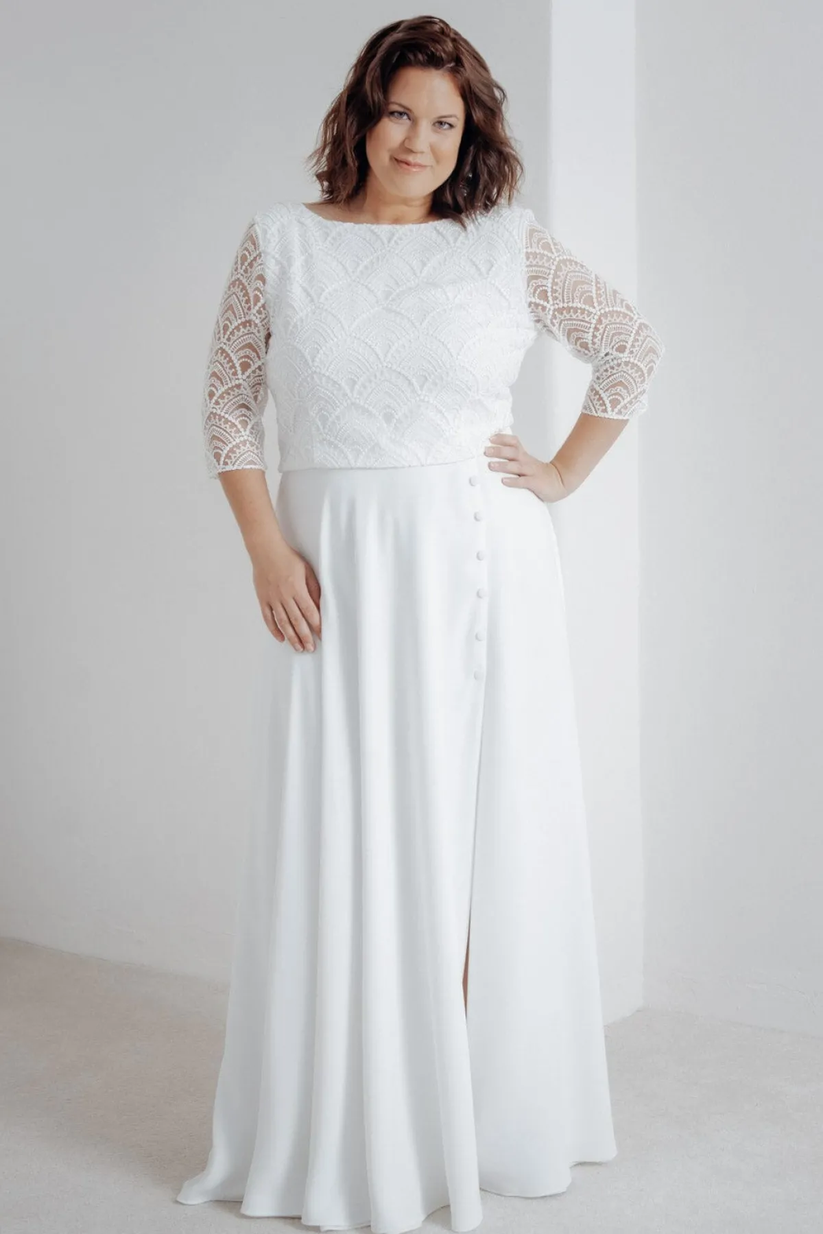 Plus Size Braut Rock mit Schlitz und Zierknöpfen – Eira Curvy>noni Discount