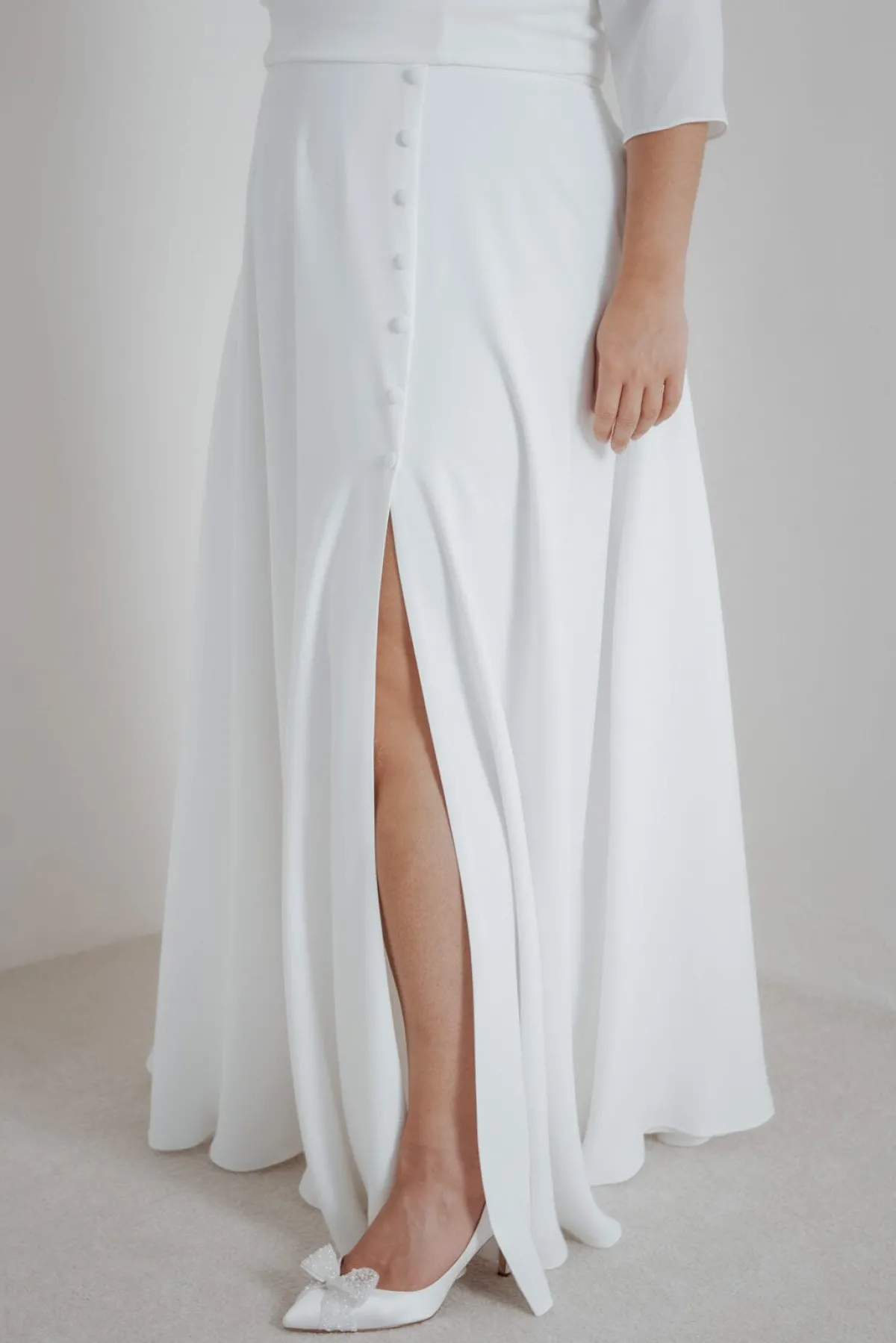 Plus Size Braut Rock mit Schlitz und Zierknöpfen – Eira Curvy>noni Discount