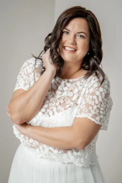 Plus Size Braut Top aus Blätterspitze – Aza Curvy><noscript><img width=