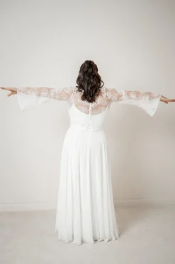 Plus Size Braut Top mit Trompetenärmeln – Safi Curvy><noscript><img width=