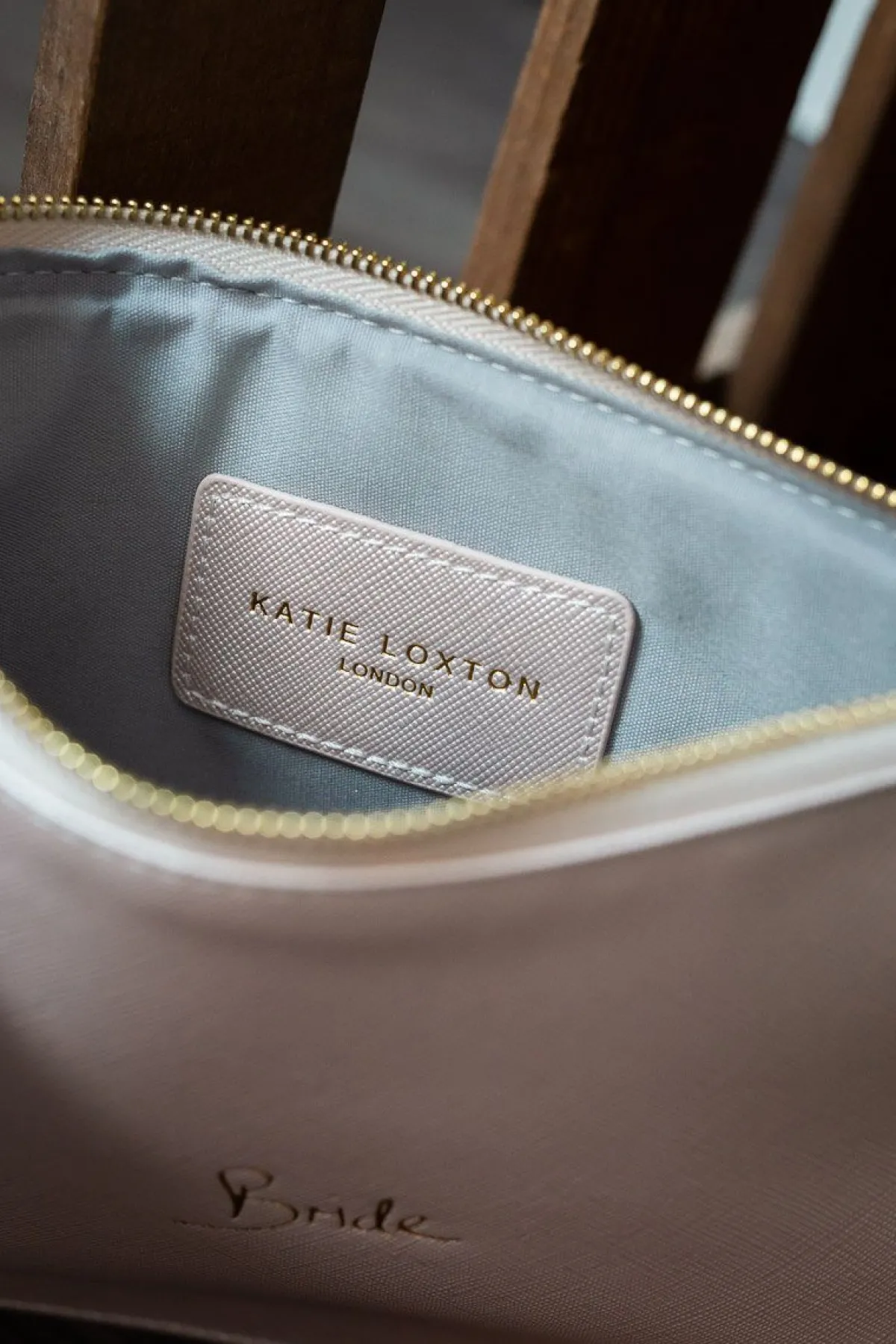 Pouch "Bride" in Metallic White –>Katie Loxton Outlet