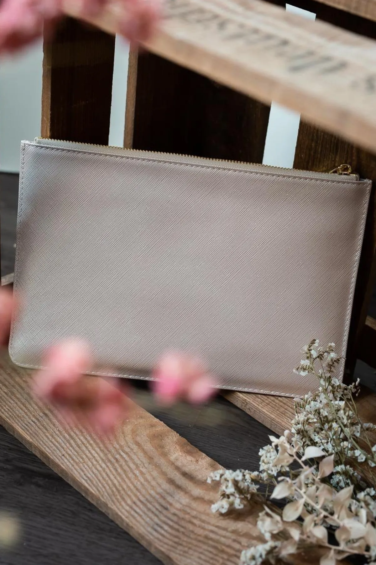 Pouch "Bride" in Metallic White –>Katie Loxton Outlet