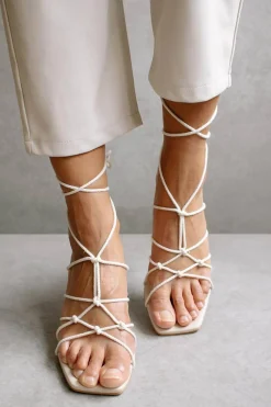 Sandalette mit geknoteten Riemen - Crossed Corn Creme><noscript><img width=
