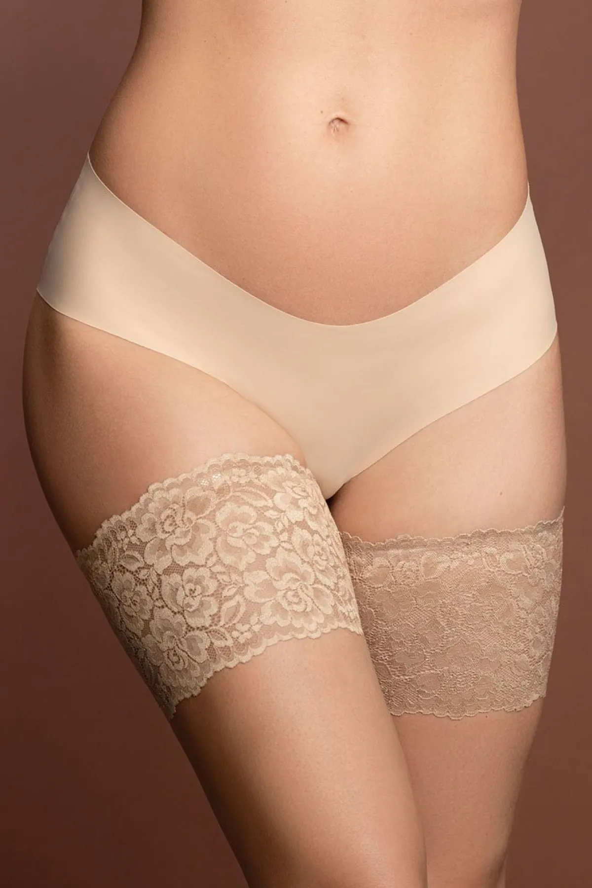 Schenkelbänder aus elastischer Spitze –>Bye Bra