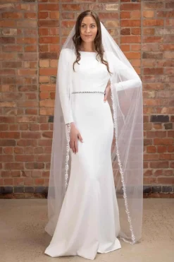 Schleier mit Blattstickerei | The><noscript><img width=