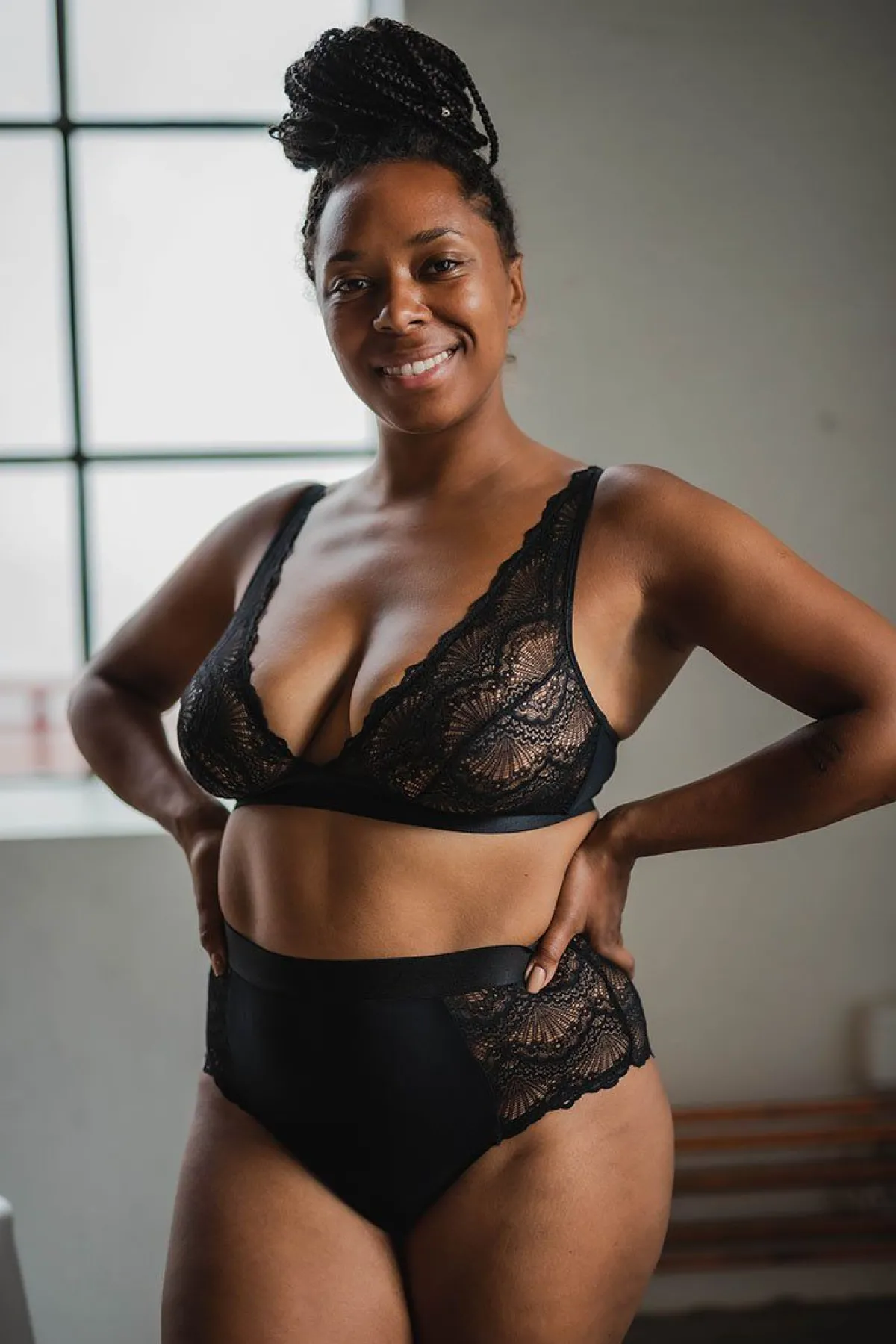 Schwarzer Plunge-BH aus Spitze>Understatement Online