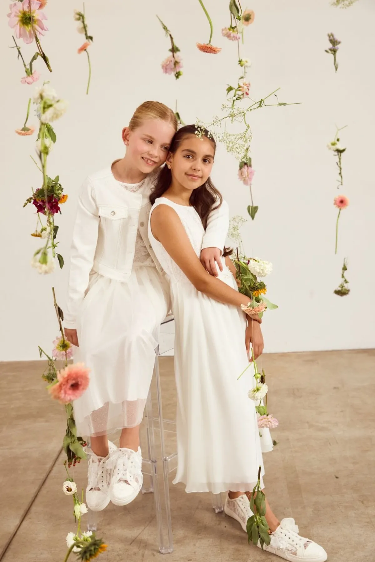 Schwingendes Kommunionkleid aus Chiffon und Spitze>Weise New