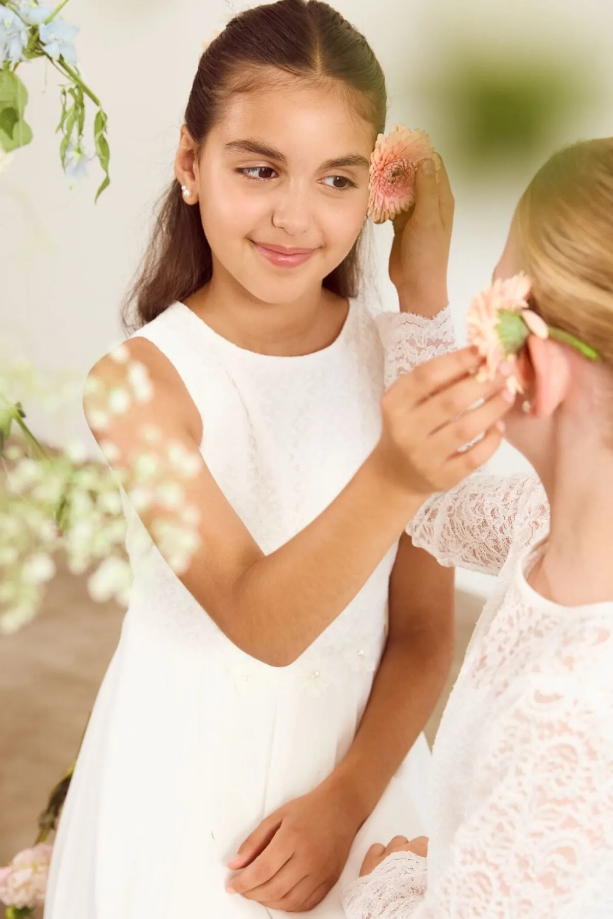 Schwingendes Kommunionkleid aus Chiffon und Spitze>Weise New