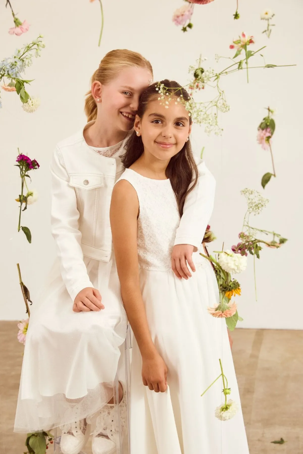 Schwingendes Kommunionkleid aus Chiffon und Spitze>Weise New