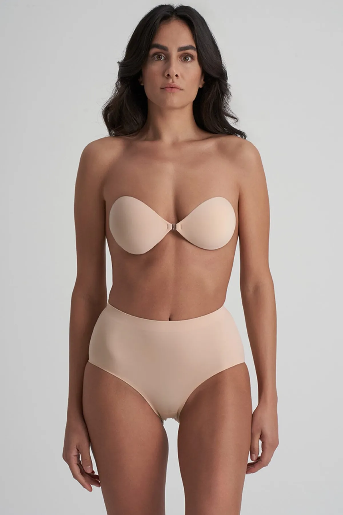 Selbstklebender BH für rückenfreie Looks –>Bye Bra Hot