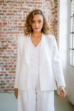 Showroom Only: Blazer in Ivory – Aira Selected><noscript><img width=