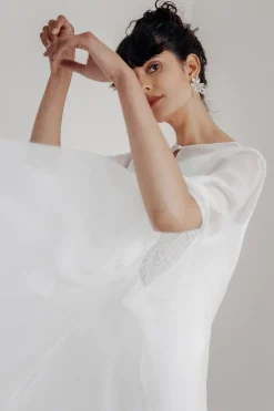 Showroom Only: Chiffon Braut Cape – Philia Selected><noscript><img width=