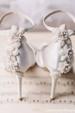 Stilettos mit 3D-Blumen Applikation – Gardenia Shoes>Bella Belle Sale