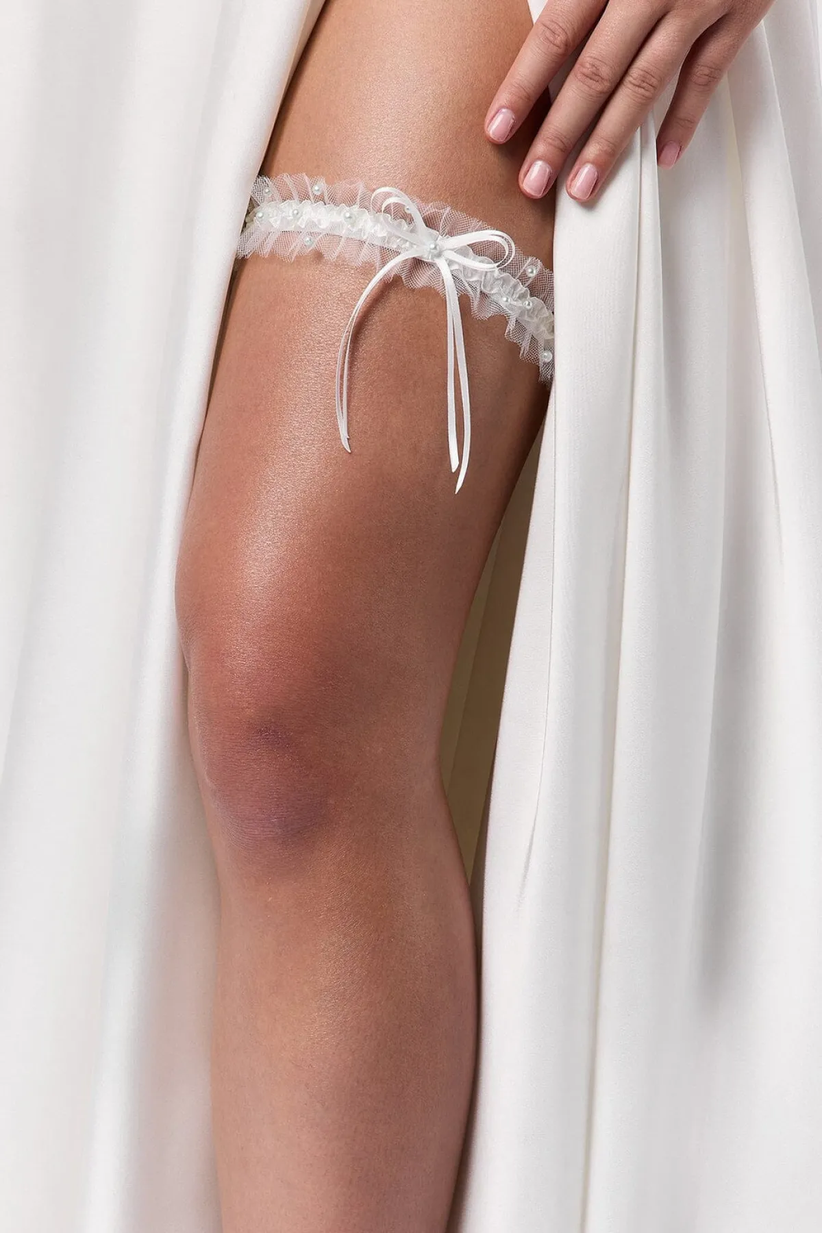 Strumpfband in Ivory mit blauen Kunstperlen>Poirier Discount