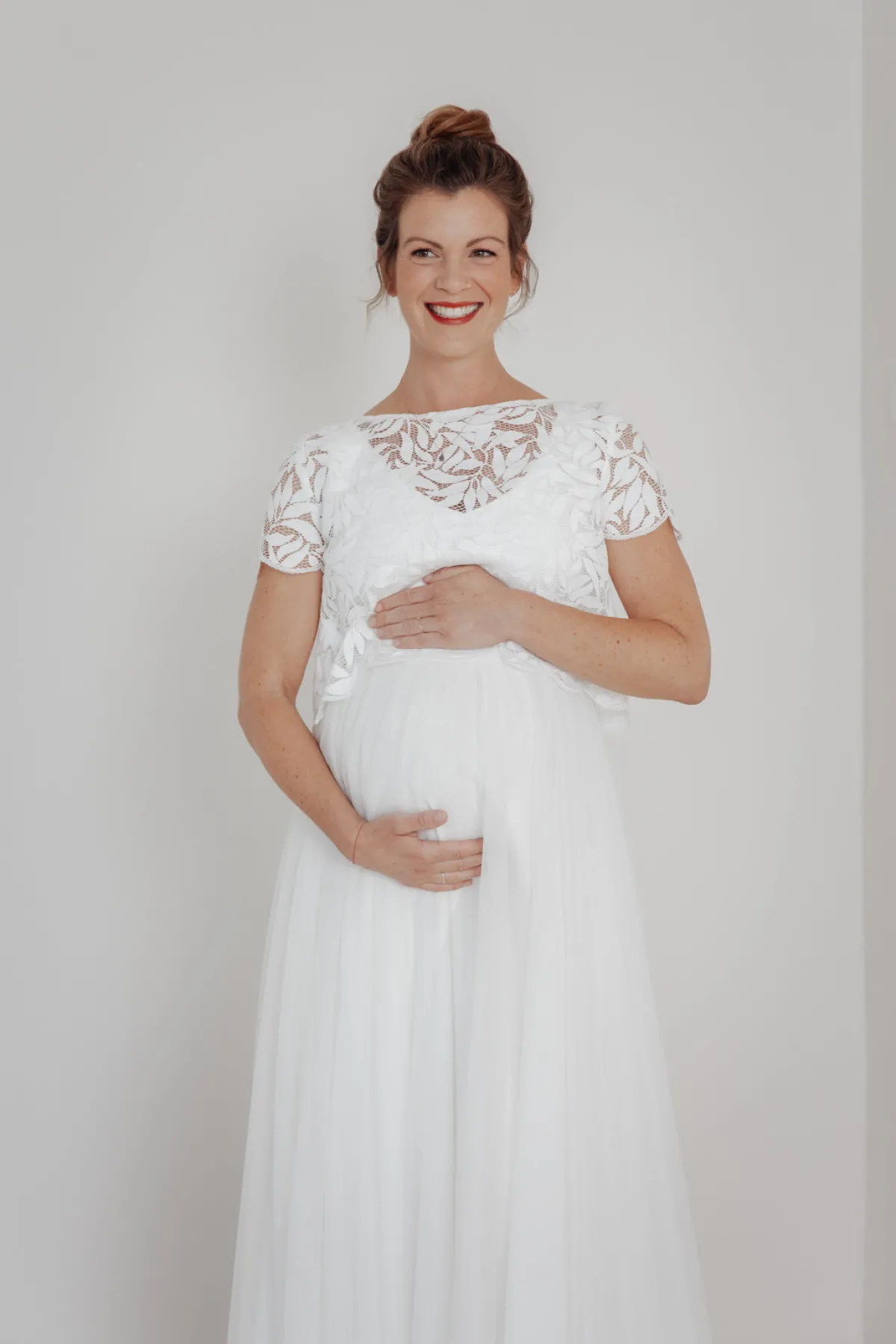 Top, Braut Jäckchen aus Botanik-Spitze mit kurzen Ärmeln – Emmi>noni Outlet