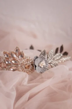 Verzierter Blumenkranz im antiken Stil – Olimpia><noscript><img width=