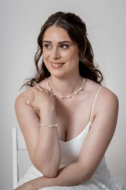 Zweireihiges Armband mit Perlenverzierung><noscript><img width=